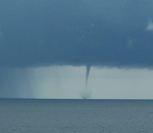 Waterspouts Amaze Viewers in South Florida | Headline Reporter