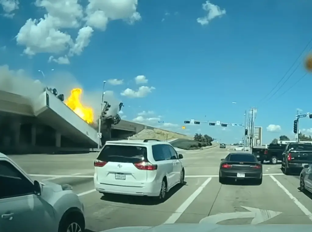 Truck Flies Off Dallas Overpass And Bursts Into Flames Killing Driver Headline Reporter 5833