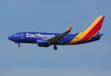 Southwest Airlines Passenger Dies After Mid-Flight Emergency Southwest Airlines, Boeing 737, commercial aircraft, airplane, passenger jet, aviation, airline