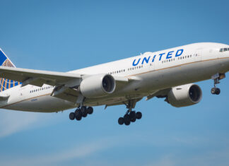 United Flight Rocked by Terrifying Chaos Mid-Flight United Airlines, airplane, aircraft, commercial aviation, Boeing 777, landing, airline, passenger jet