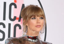 Taylor Swift’s Ex Jabs Her After Breakup Taylor Swift, singer, songwriter, pop star, red carpet, American Music Awards, awards show