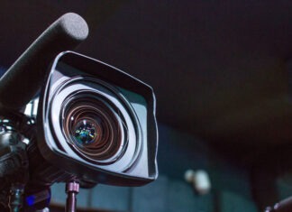 Popular Comedian Dies at 65