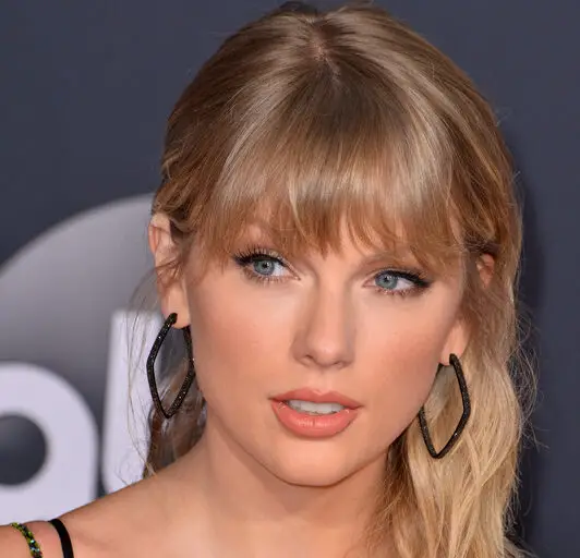 Taylor Swift, singer, songwriter, pop star, musician, celebrity, entertainment