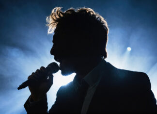 Beloved Singer Shares Heartbreaking Health Update