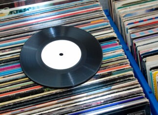 Famous Singer Dead at 83