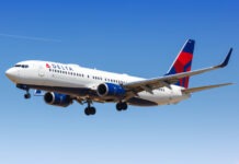 Delta Pilot Begs for Help Before Emergency Landing Delta Airlines, Boeing 737, commercial aircraft, passenger jet, aviation, airline, landing, approach