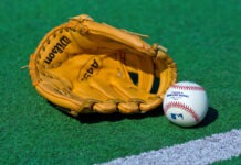 Baseball Star Dead at 76 baseball, glove, mitt, ball, Major League Baseball, MLB, sports equipment, baseball field