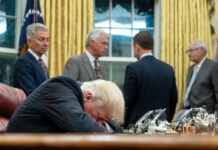 Sleepy Trump Stumbles Over Question, Dumps it on Vance