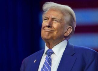 Trump Embarrassed by Air Force One Disaster