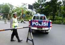 2 Pilots Fatally Shot After Landing Passenger Plane