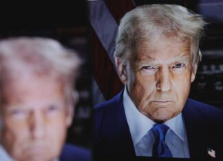 Trump is Dropping Insults Behind Closed Doors Donald Trump