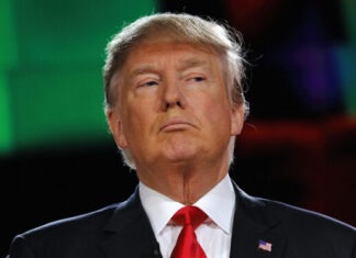 Trump Caught: Heavy Makeup on His Hand Donald Trump at Event