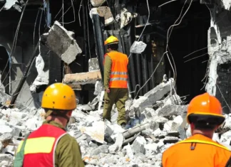 1 Dead, 12 Wounded in Government Building Bombing Search and Rescue Operations