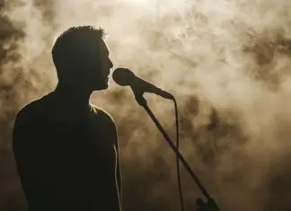 Popular Singer Leaves Stage After Health Scare Singer Performing on Stage