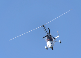 Helicopter Crashes Down Into Crowd of Tourists Helicopter Crashes Down Into Crowd of Tourists (gyroplane-dreamstime_s_242198334-featured)