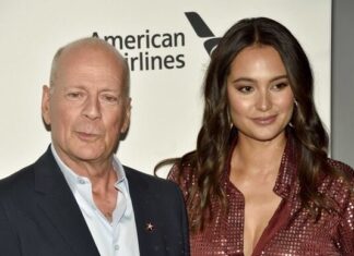 Bruce Willis Makes Heartbreaking Public Appearance Bruce Willis Red Carpet