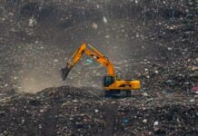 30 Dead During Massive Garbage Pile Collapses