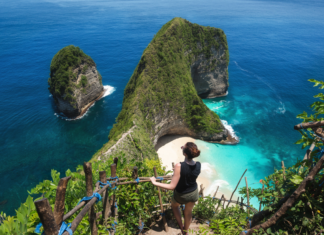 Tourist Plunges to Death Off Cliff in Paradise Tourist Plunges to Death Off Cliff in Paradise (Bali cliffs dreamstime_s_219888808)