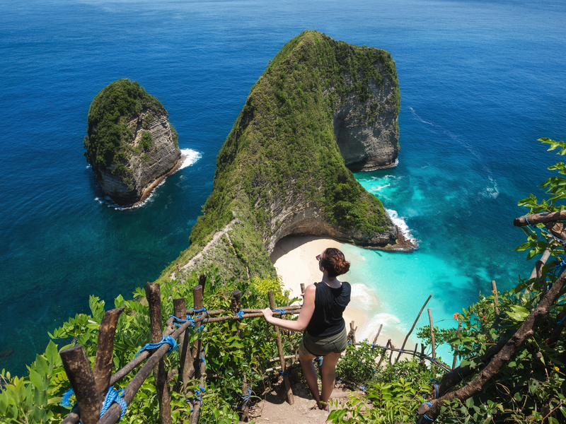 Tourist Plunges to Death Off Cliff in Paradise (Bali cliffs dreamstime_s_219888808)