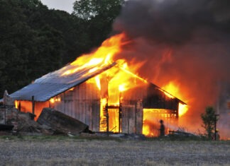 10 Dead in Fire at Popular Beach Resort