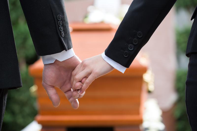 Girl, 15, Sits Up During Own Wake (wooden casket dreamstime_s_30996601)